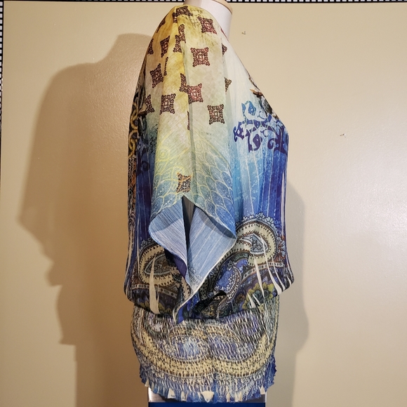 Colourful top with interesting pattern. - Picture 2 of 5